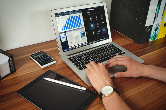 1769057667980865.jpg student-5224082_640.jpg